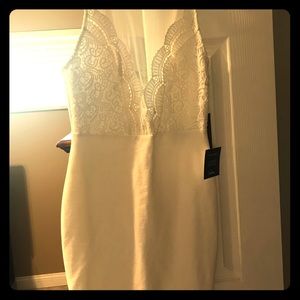 Lulu white dress size med —fits as size 4